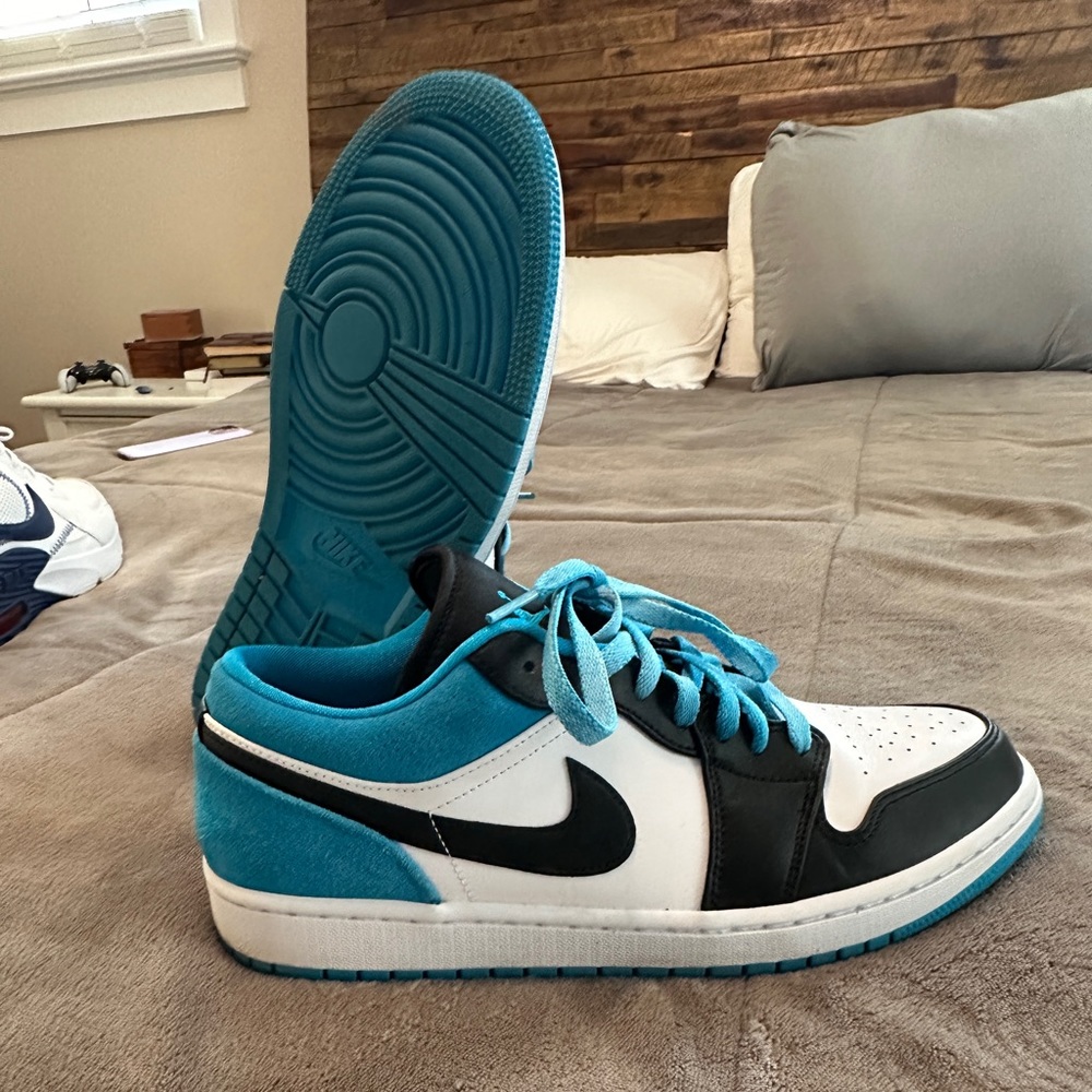 2020 Air Jordan 1 Low SE 'Laser Blue' - Picture 2 of 4